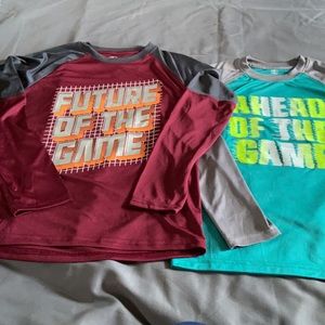 2 Boys long sleeve t-shirts sz 10-12. EUC.
